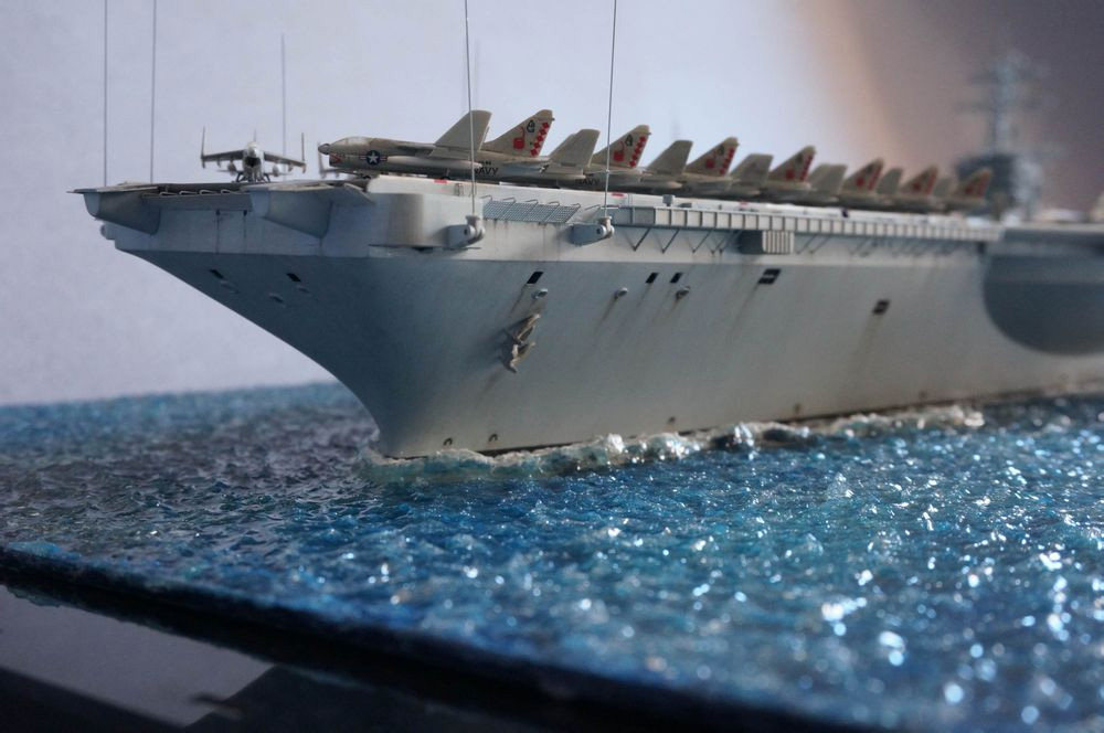 小号手拼装航母模型1350美国尼米兹级航空母舰成人大型仿真舰船