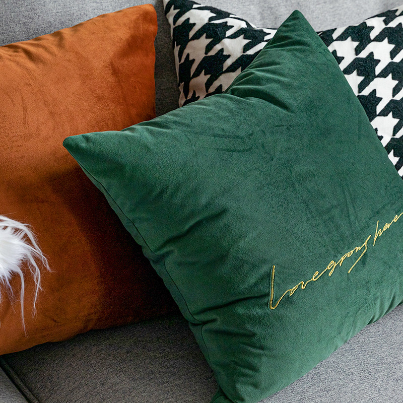 轻奢北欧风格抱枕组合墨绿色深蓝色丝绒绣字母靠枕沙发靠垫枕套