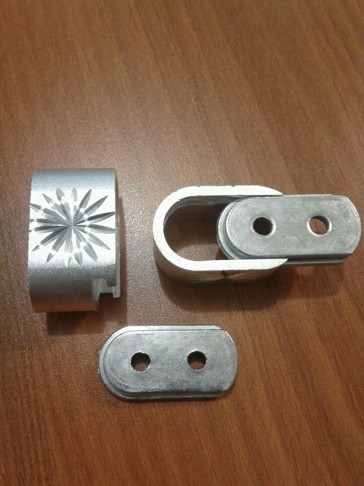 红星美凯隆衣柜衣橱挂衣杆法兰配件衣杆托 固定晾衣杆 3元/只