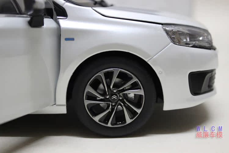 Модель машины OTHER CITROEN C4 1:18 Модель машины OTHER CITROEN C4 1:18