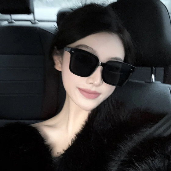 The new sunglasses female high -level sensor INS net red polarized sunscreen sunglasses big frame round face is thin glasses men's model The new sunglasses female high -level sensor INS net red polarized sunscreen sunglasses big frame round face is thin glasses men's model