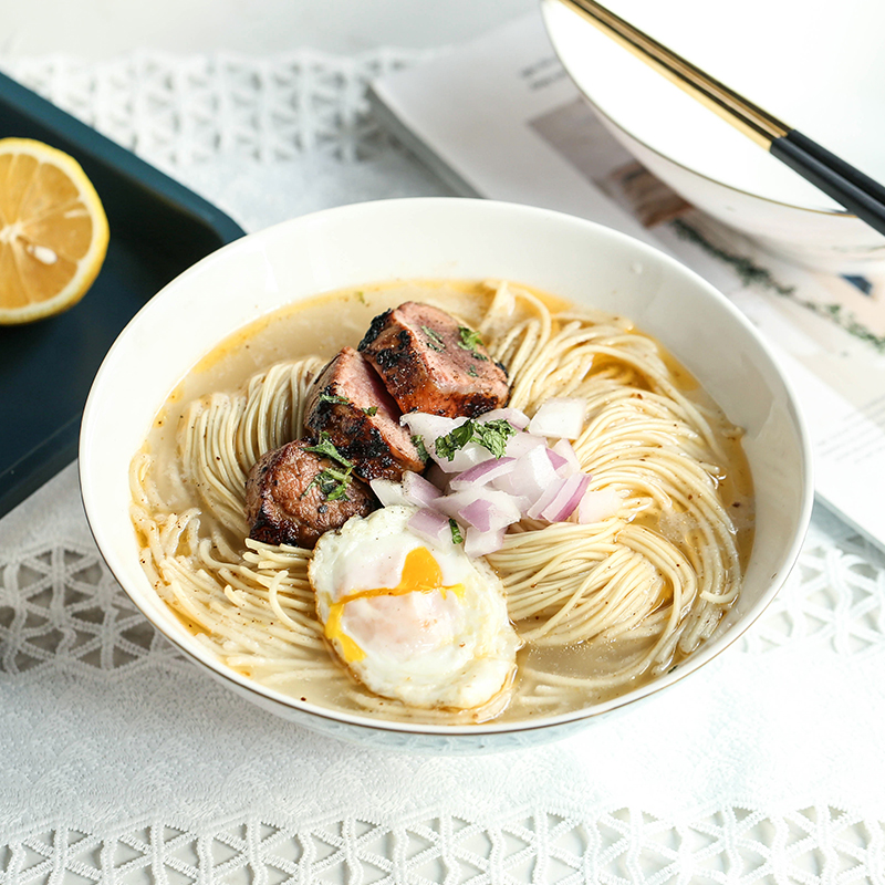 Japanese ramen rainbow such use large household eating spaghetti noodles in soup bowl of a single large bowl of noodles soup bowl ceramic bowl is grim hat to bowl