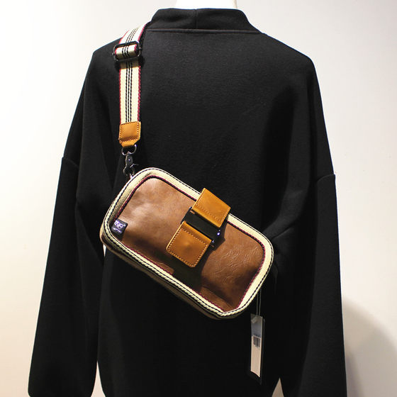 Japanese retro cross -body bag shoulder zipper backpack backpack small square bag leisure trend slanted chest bag men's and women's bag mobile phone bag Japanese retro cross -body bag shoulder zipper backpack backpack small square bag leisure trend slanted chest bag men's and women's bag mobile phone bag