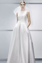 Satin bridal main wedding dress Shoulder Dew back minimalist Wedding Dress Light Wedding small trailing high waist and small crowdsourced design 2022