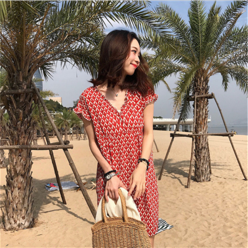 2021 New small crowdsand beach dresses in summer Skinder Flowers Skirts Seaside Holiday Conspicyons Slim and Small Ocean Dress