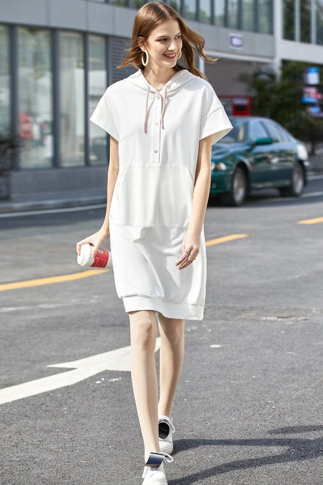 简约好看的卫衣裙