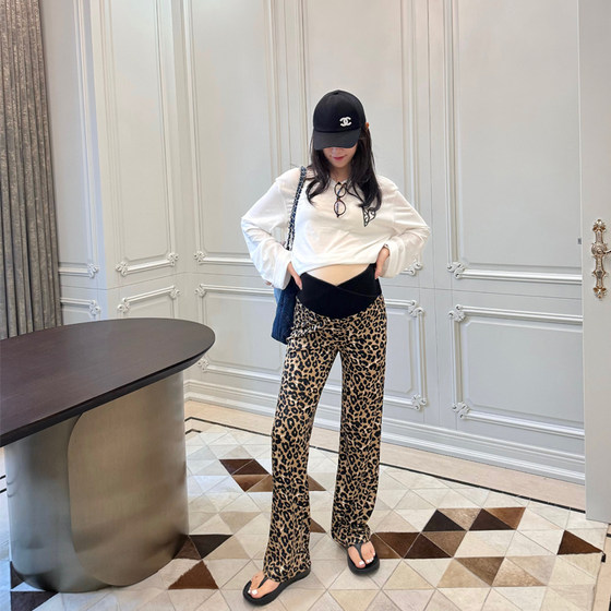 LeoMami maternity pants spring and summer style acetate knitted fashionable leopard print casual pants slim and versatile floor straight pants
LeoMami maternity pants spring and summer style acetate knitted fashionable leopard print casual pants slim and versatile floor straight pants