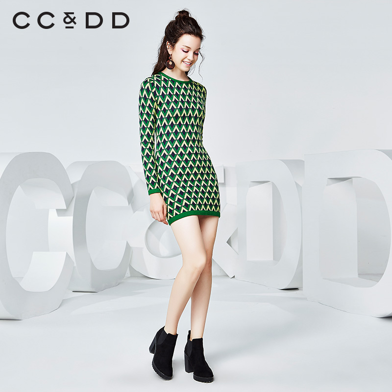 CCDD2016冬装新款专柜正品女菱形格子印花时尚甜美休闲中长款毛衫产品展示图4