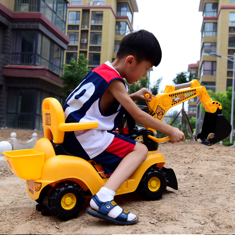 新款儿童电动挖掘机男孩玩具车挖土机可坐可骑大号学步脚踏工程车_7折