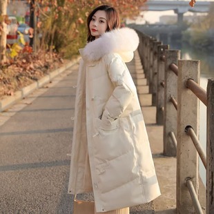 2023年白鸭绒牛角扣韩版羽绒服女中长款大毛领加厚冬时尚保暖外套