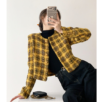 Yellow gust small fragrant windy short coat lady 2022 Spring loaded with new metal buckle wool light lavish suit
