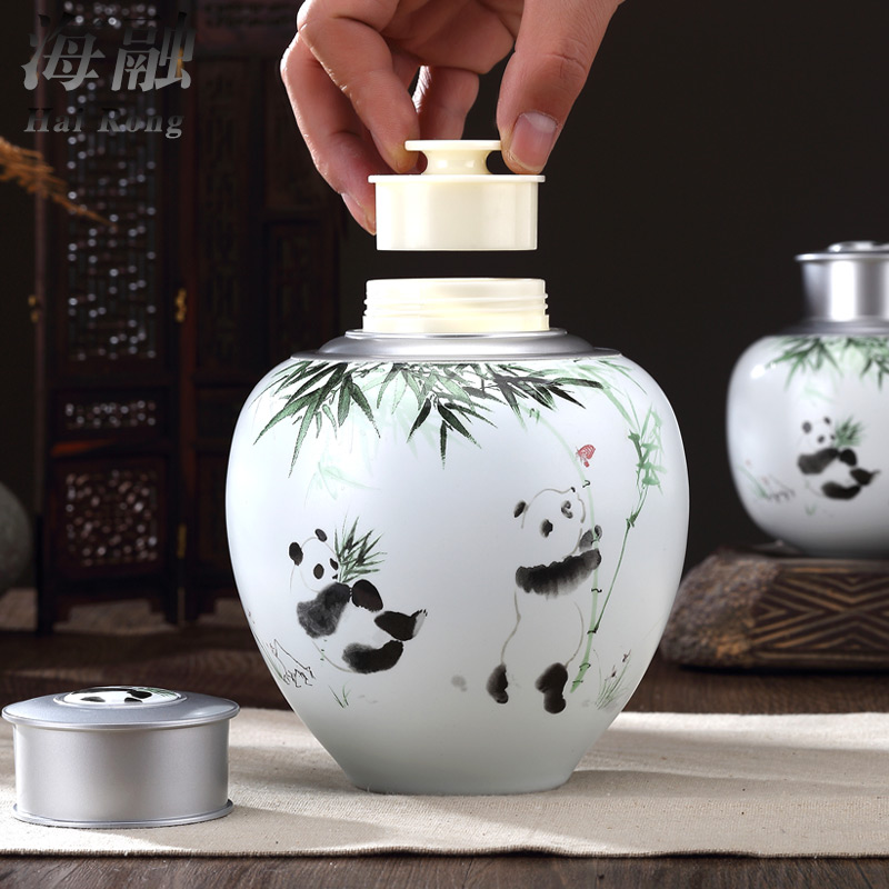 Creative ceramic seal tea jars of child small storage tank pu 'er tea containers of portable kung fu tea set