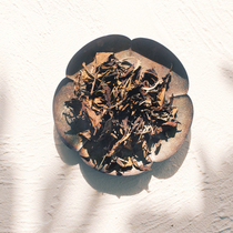 Mengsong White tea Raw branch bulk material yellow sugar fragrance 50g small sugar ball raw material Yunnan ancient tree flower fruit honey Mingqian Spring tea