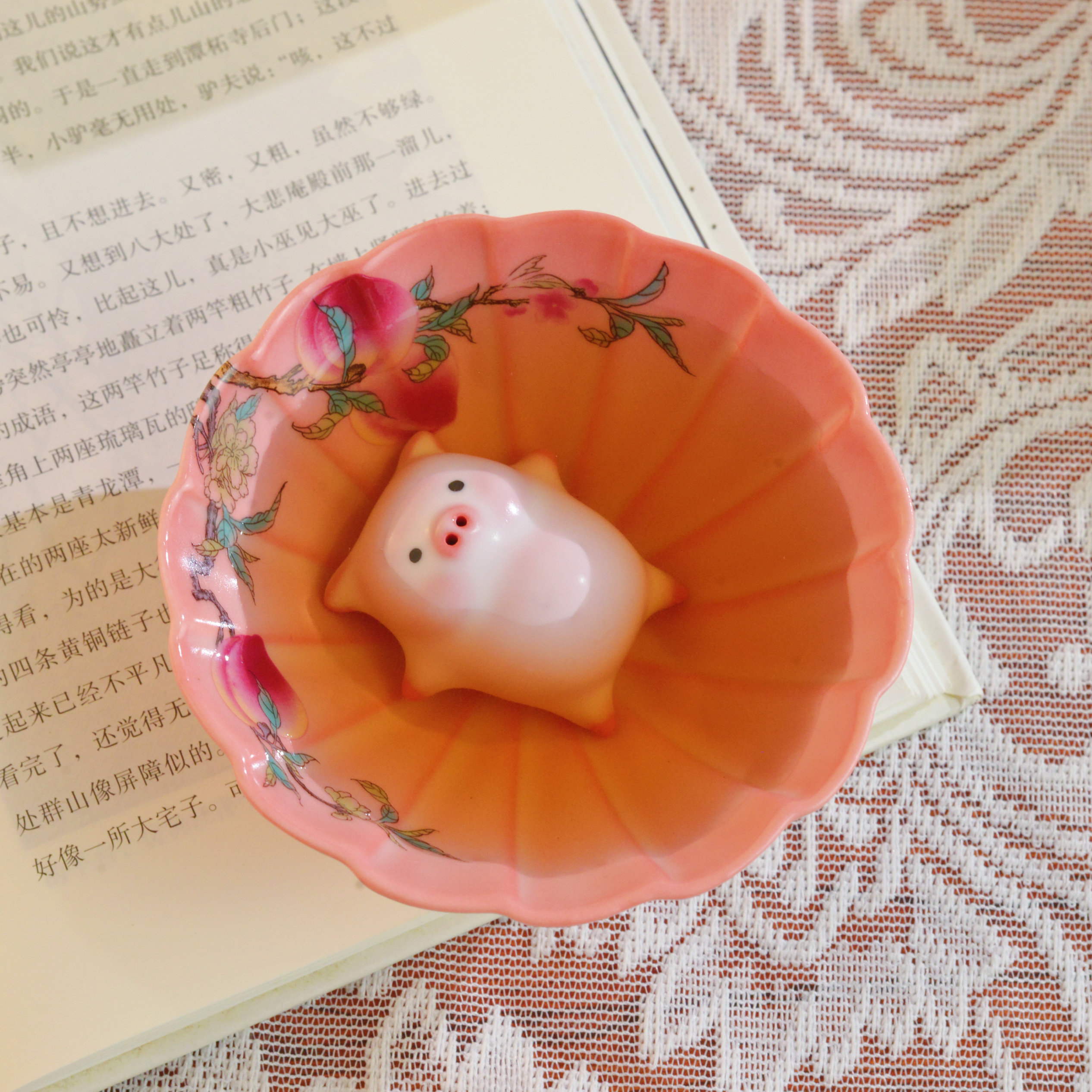 新品紅土豬油凍陶瓷能吐泡泡躺平豬配主人杯茶寵手工可愛擺件茶道