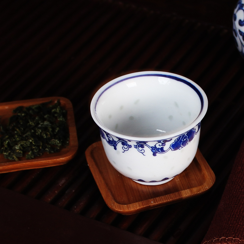 Jingdezhen blue and white porcelain and exquisite tea cup tea tea liquor cup small glass ceramic bowl