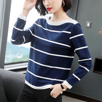 2019 middle-aged mother autumn new striped base shirt womens long-sleeved T-shirt loose large-size top autumn coat outside wear