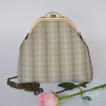 New handmade bag first dyeing Benson Department small fresh single shoulder inclined cross mouth gold bag handmade cloth art chain small bag