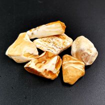 Amber peak 2 - 5 grams of white flower rock naturally selected Baltic chicken oil yellow bead Ring