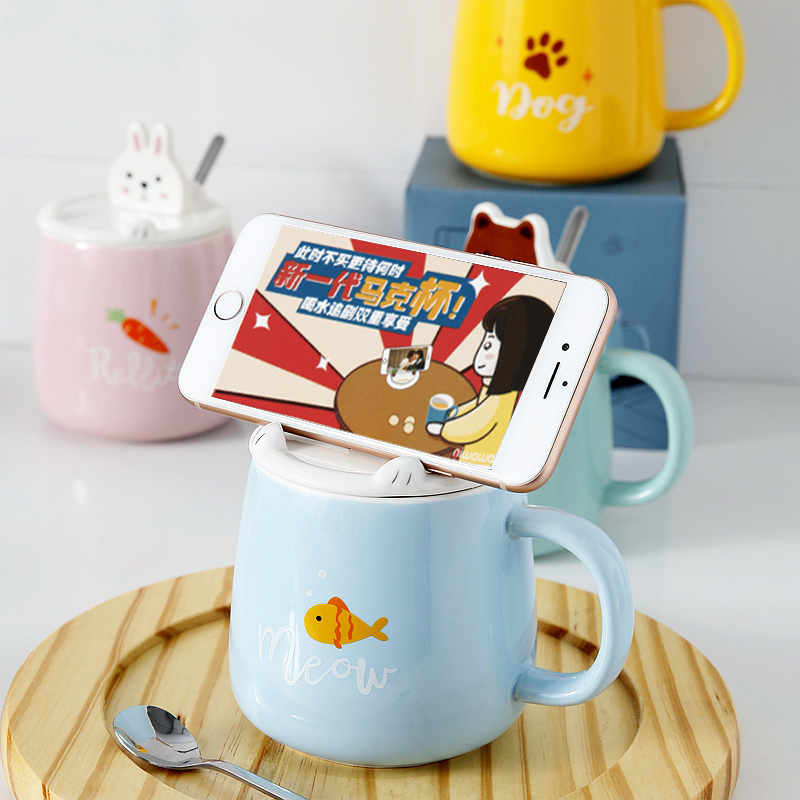 Creative cartoon phone stents, lovely ceramic cup with a lid spoons mugs picking cups of coffee milk