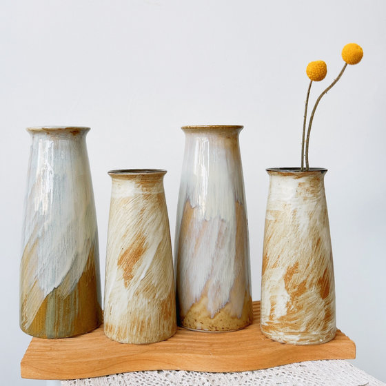 Retro ceramic vase ornaments living room flower arrangement hydroponic flower utensil tea room homestay desktop decoration Jingdezhen handmade glaze
Retro ceramic vase ornaments living room flower arrangement hydroponic flower utensil tea room homestay desktop decoration Jingdezhen handmade glaze