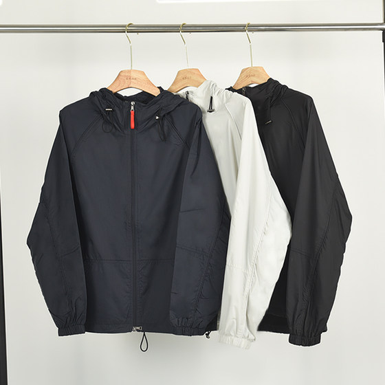 Urban functional wind! Sunscreen jacket breathable water-repellent hooded casual jacket couple top skin clothes spring and autumn
Urban functional wind! Sunscreen jacket breathable water-repellent hooded casual jacket couple top skin clothes spring and autumn