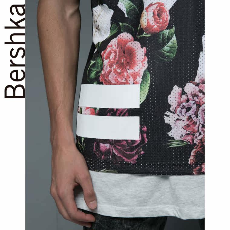 Bershka 花朵图案印花 T 恤衫 07985923