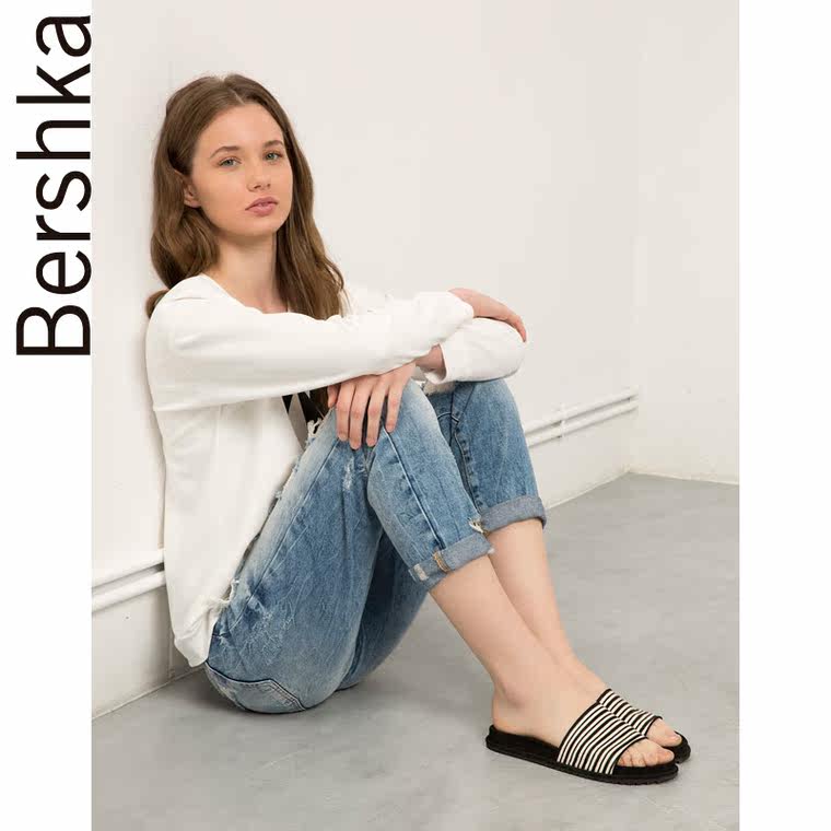 Bershka Bershka 乞丐风女朋友牛仔裤 05010969