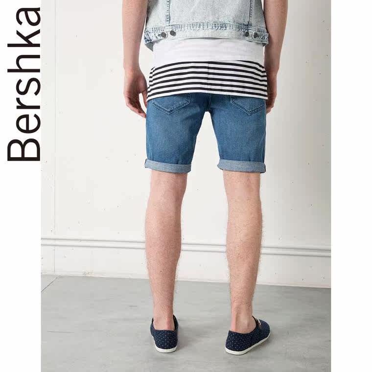 Bershka 男士BASIC 基本款牛仔卷边短裤 03397251