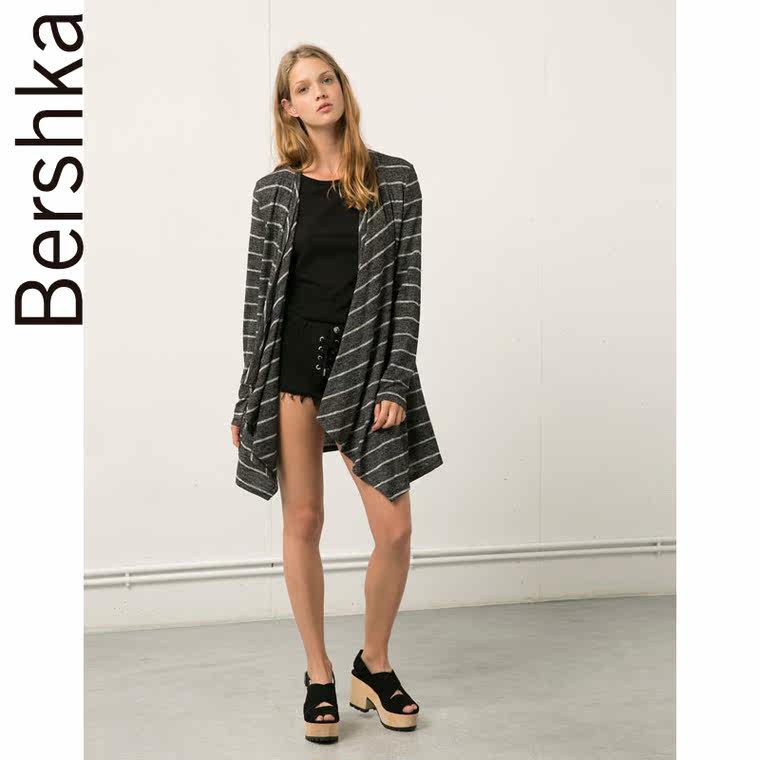 Bershka Bershka 基本款 V 领长夹克 06468381