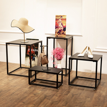 Clothing store window high and low running water table clothing floor display rack shelf Island iron model display shelf