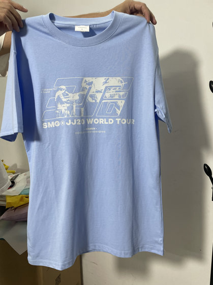 Xiamen Limited Sky Blue Short-Sleeved 티셔츠 240g 무거운면 의류와 같은 스타일의 유명인 콘서트 Xiamen Limited Sky Blue Short-Sleeved 티셔츠 240g 무거운면 의류와 같은 스타일의 유명인 콘서트
