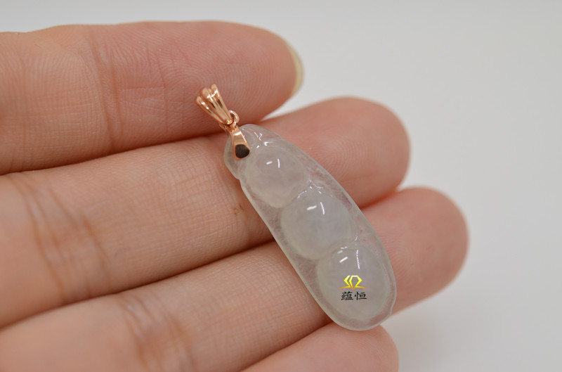 18k金扣头配冰种a货翡翠四季豆挂件玉石福豆吊坠挂件玉坠扣