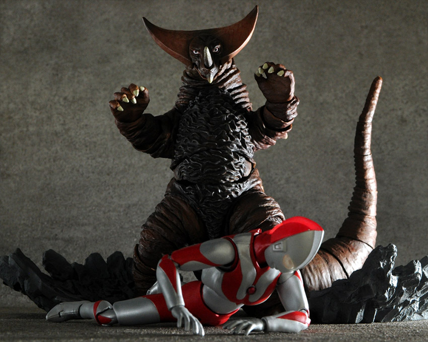 哥尔赞怪兽图片