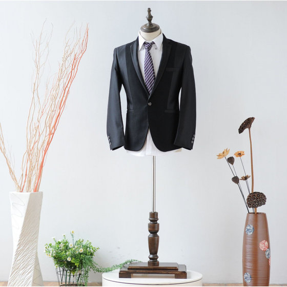 Clothing store window display model props men's clothing suit human body table half body male simulation person
Clothing store window display model props men's clothing suit human body table half body male simulation person