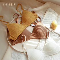 The French lingerie womens triangular cup small breasts gather the young girl bra lace up thin and thick without a steel ring comfort brief