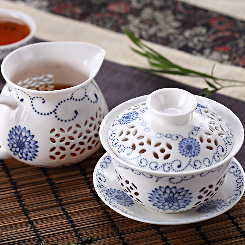 Ceramic tea sets suit and exquisite tea tray was sea suit kung fu tea set of blue and white porcelain teapot teacup tea cups