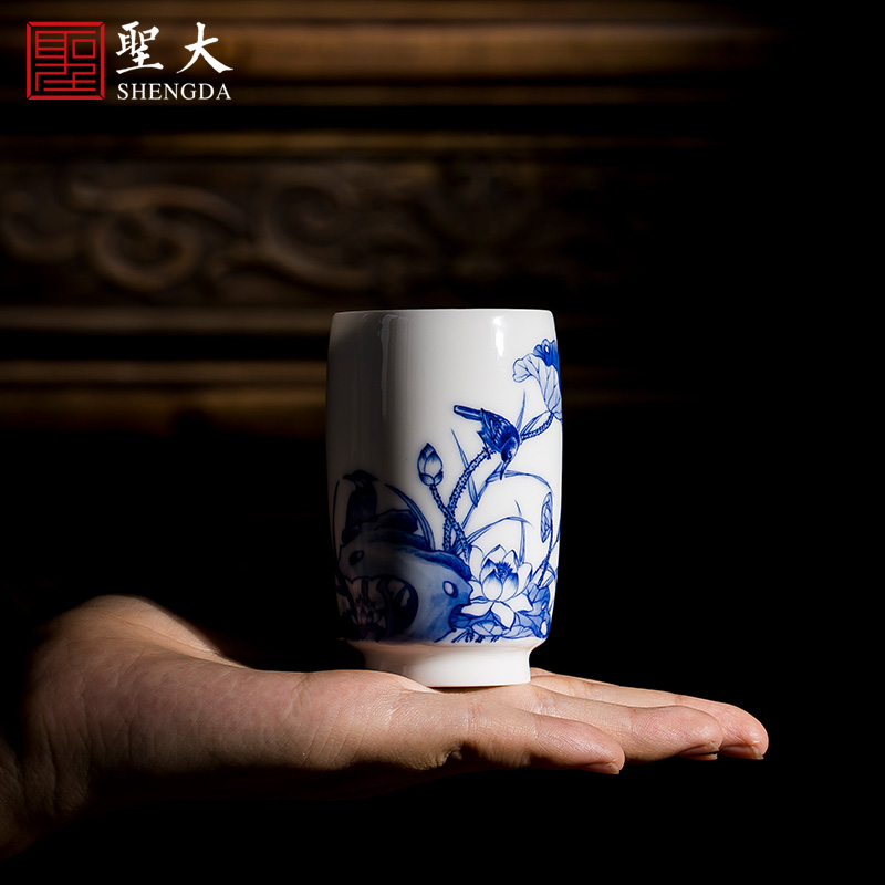 The big blue and white flowers and birds in The spring makeup cup sample tea cup hand - made ceramic kungfu single cup cup of jingdezhen tea service