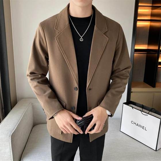Autumn and winter men's Hong Kong trendy single western small suit jacket Korean casual plus wool thickened loose short style
Autumn and winter men's Hong Kong trendy single western small suit jacket Korean casual plus wool thickened loose short style