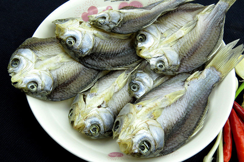 洪泽湖水产野生鲫鱼干农家风味小咸鱼淡水小鱼干干货开背500包邮