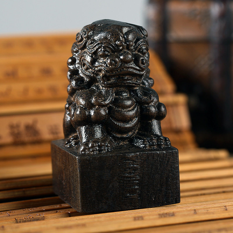 热销越南沉香皮黑木木雕雕刻帅印手把件 雕刻木头木质工艺品批发