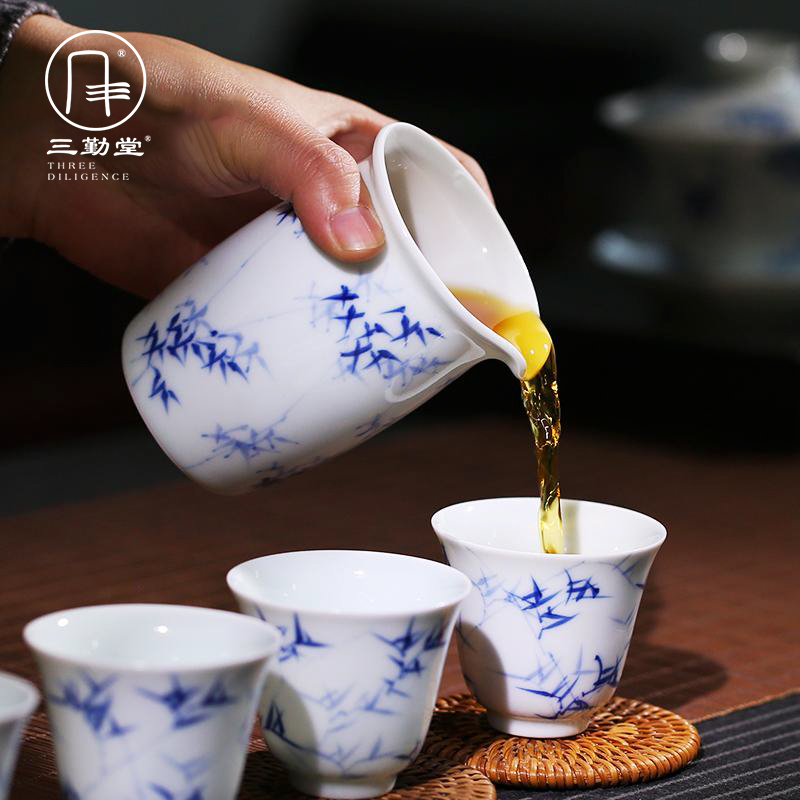 The three frequently do kung fu tea set hand - made of blue and white porcelain of jingdezhen ceramics fair keller and a cup of tea ware S32026