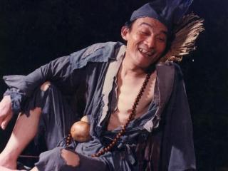 笑我 他笑我 一把扇儿破 …… 济公可能都没有想到自己的乞丐风会席卷
