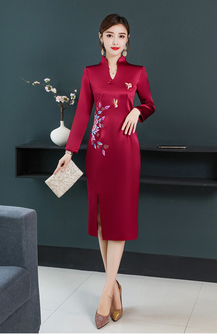 旗袍妈妈装婚宴2022春季 刺绣中国风喜婆婆婚礼服高贵长袖旗袍裙-天鸿