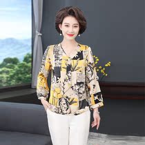 Spring and summer womens long-sleeved V-neck T-shirt Young and middle-aged loose thin section cotton silk base shirt pullover printed casual