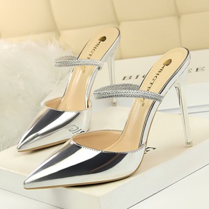 86-5 European and American wind fashion sexy show thin metal with high heel with shallow mouth pointed and women slipper