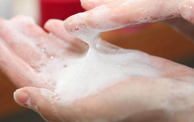 每天都要洗脸,都要使用洗面奶,所以洗面奶的使用速度还是挺快的呢