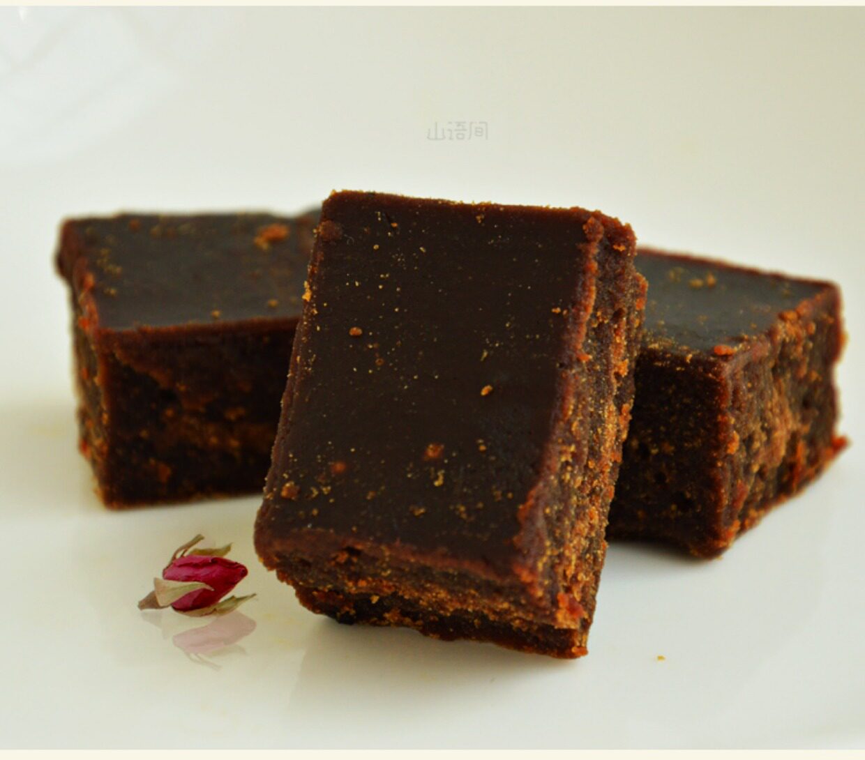 云南正宗纯手工古法老黑糖批发甘蔗酵素痛经暖宫土红糖块散装