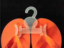 Yiwu hot sale supermarket mop hook Flip-flops adhesive hook wool mop hanger sandals stand display big cotton tow rack