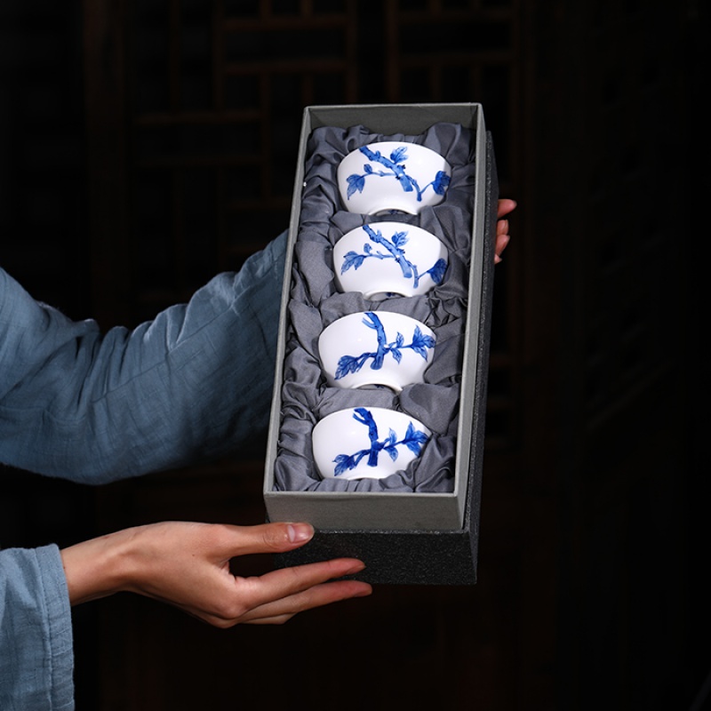 The Ocean 's poly real JingYouShi hin high - grade jingdezhen blue and white porcelain teacup hand - made kung fu name cup four cups