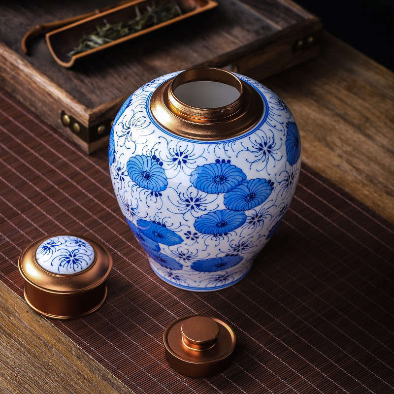 The Poly real scene of jingdezhen blue and white porcelain of high - grade ceramic seal tea jar Chinese large household moistureproof creative hand